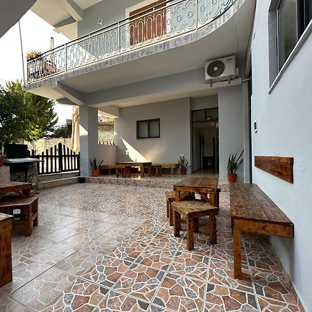 Hanna'S Hostel Берат Екстер'єр фото