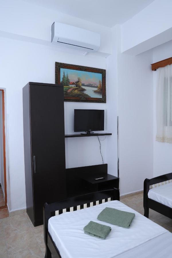 Hanna'S Hostel Берат Екстер'єр фото