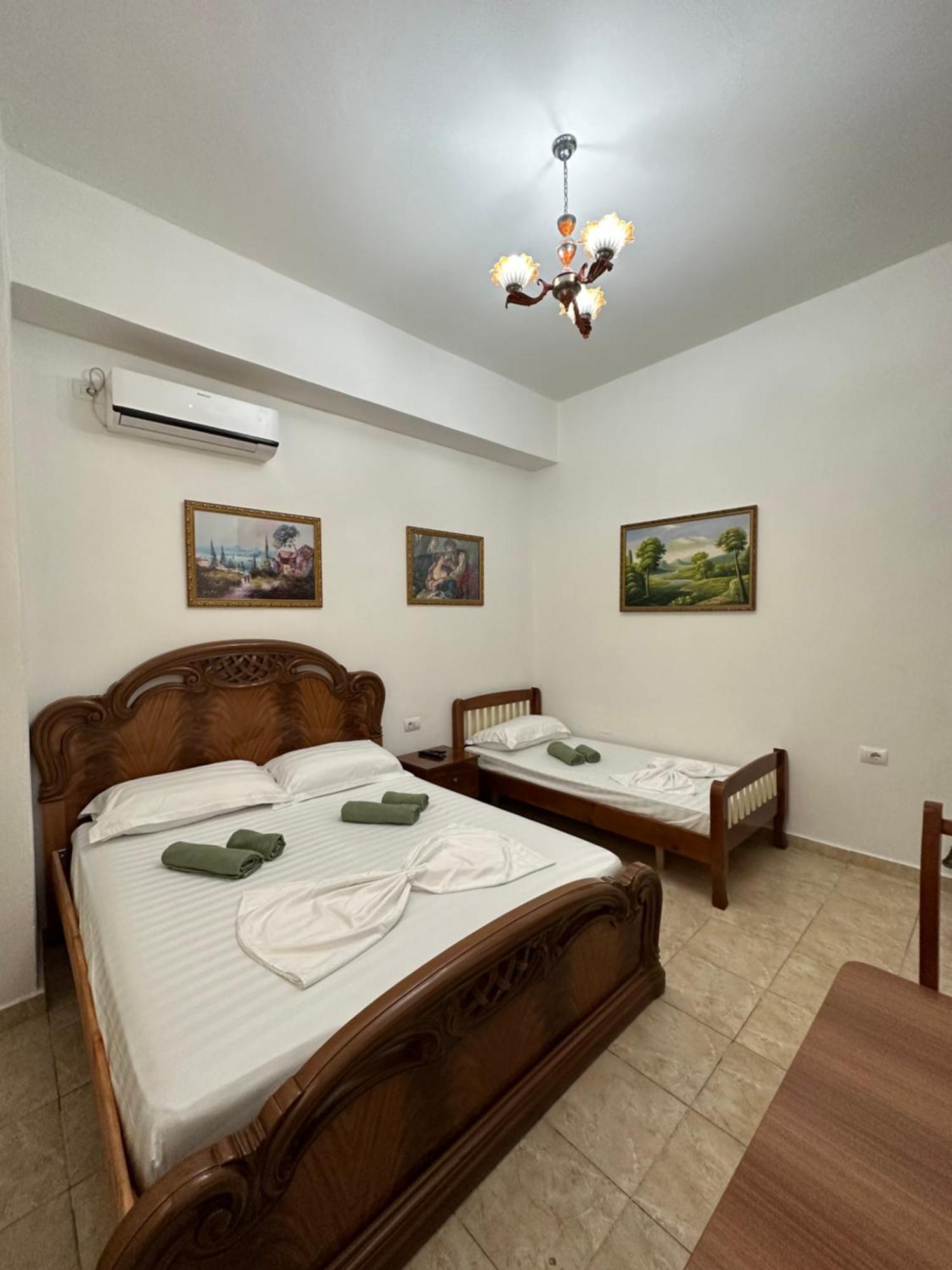 Hanna'S Hostel Берат Екстер'єр фото