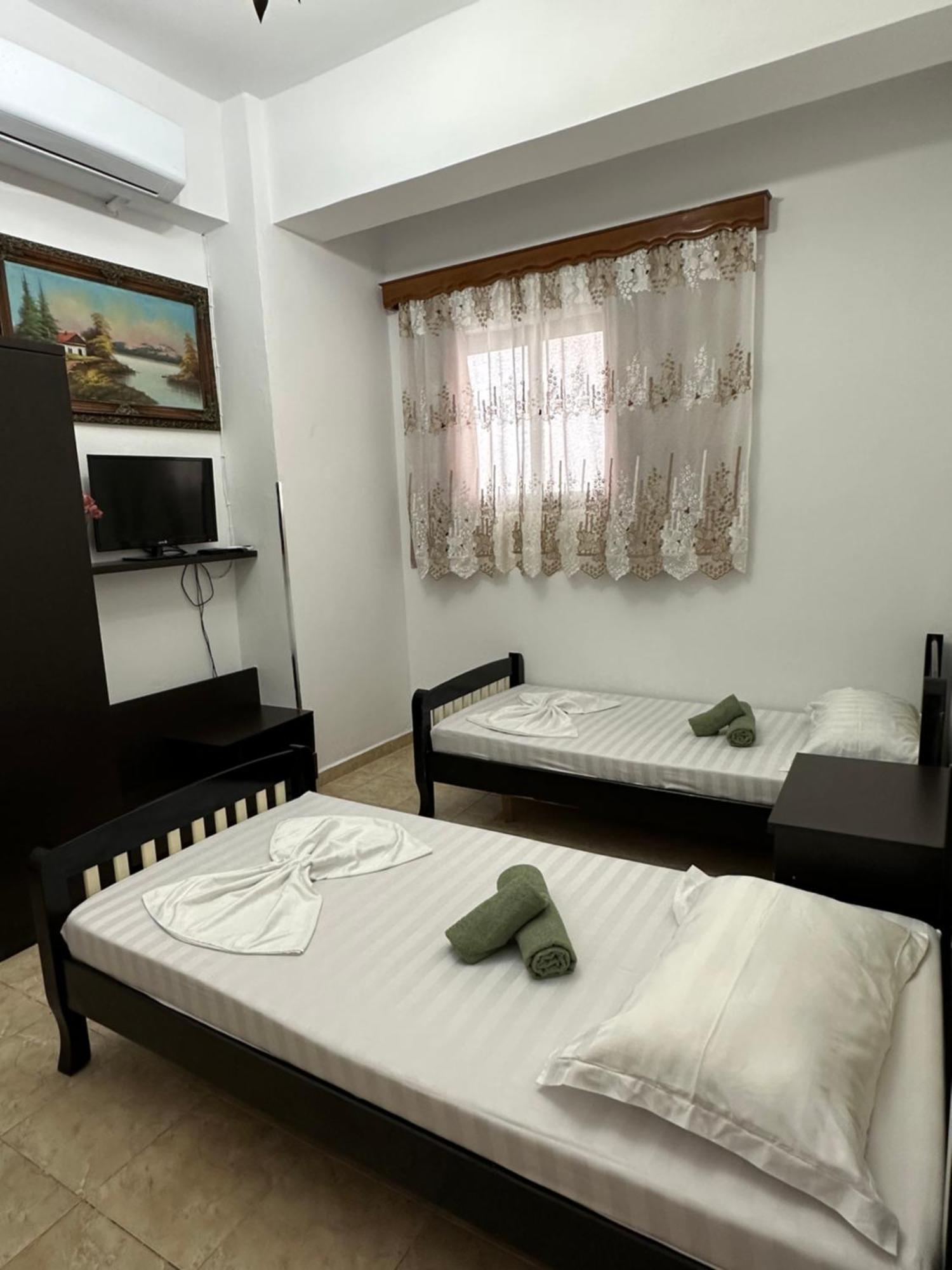 Hanna'S Hostel Берат Екстер'єр фото