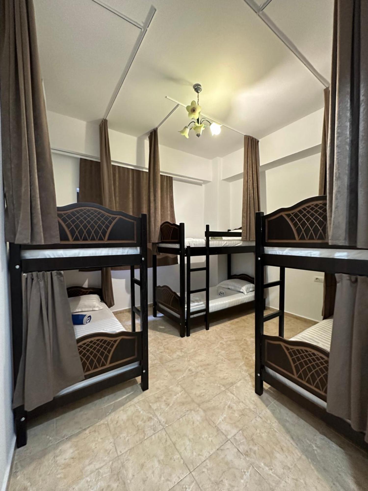 Hanna'S Hostel Берат Екстер'єр фото