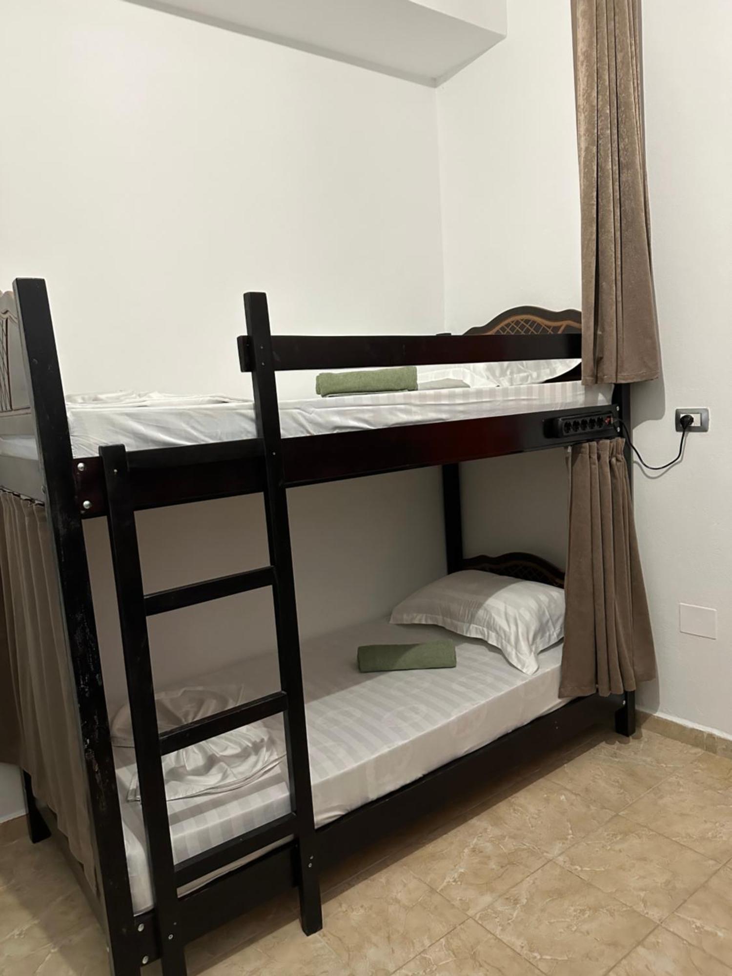 Hanna'S Hostel Берат Екстер'єр фото