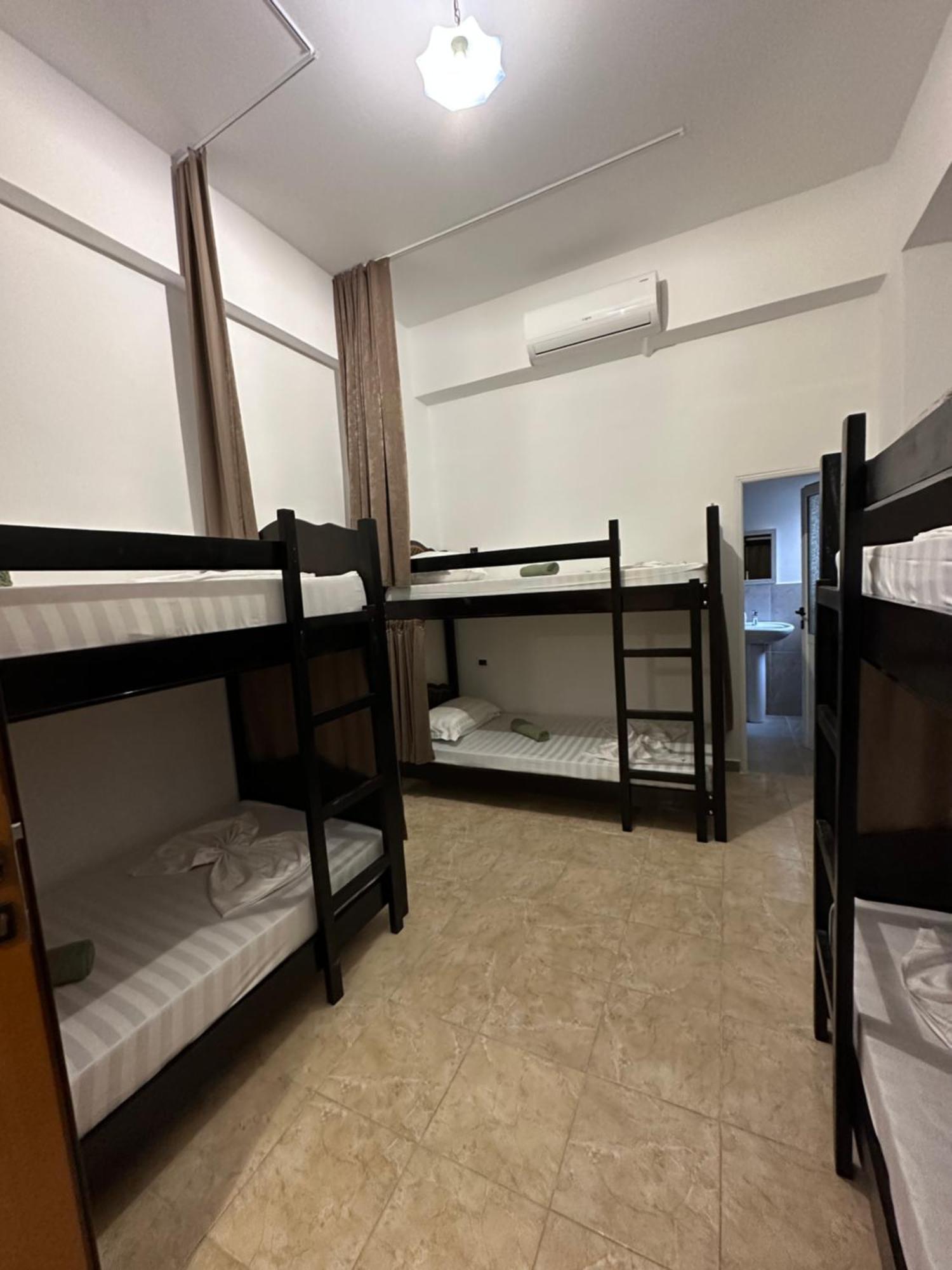Hanna'S Hostel Берат Екстер'єр фото