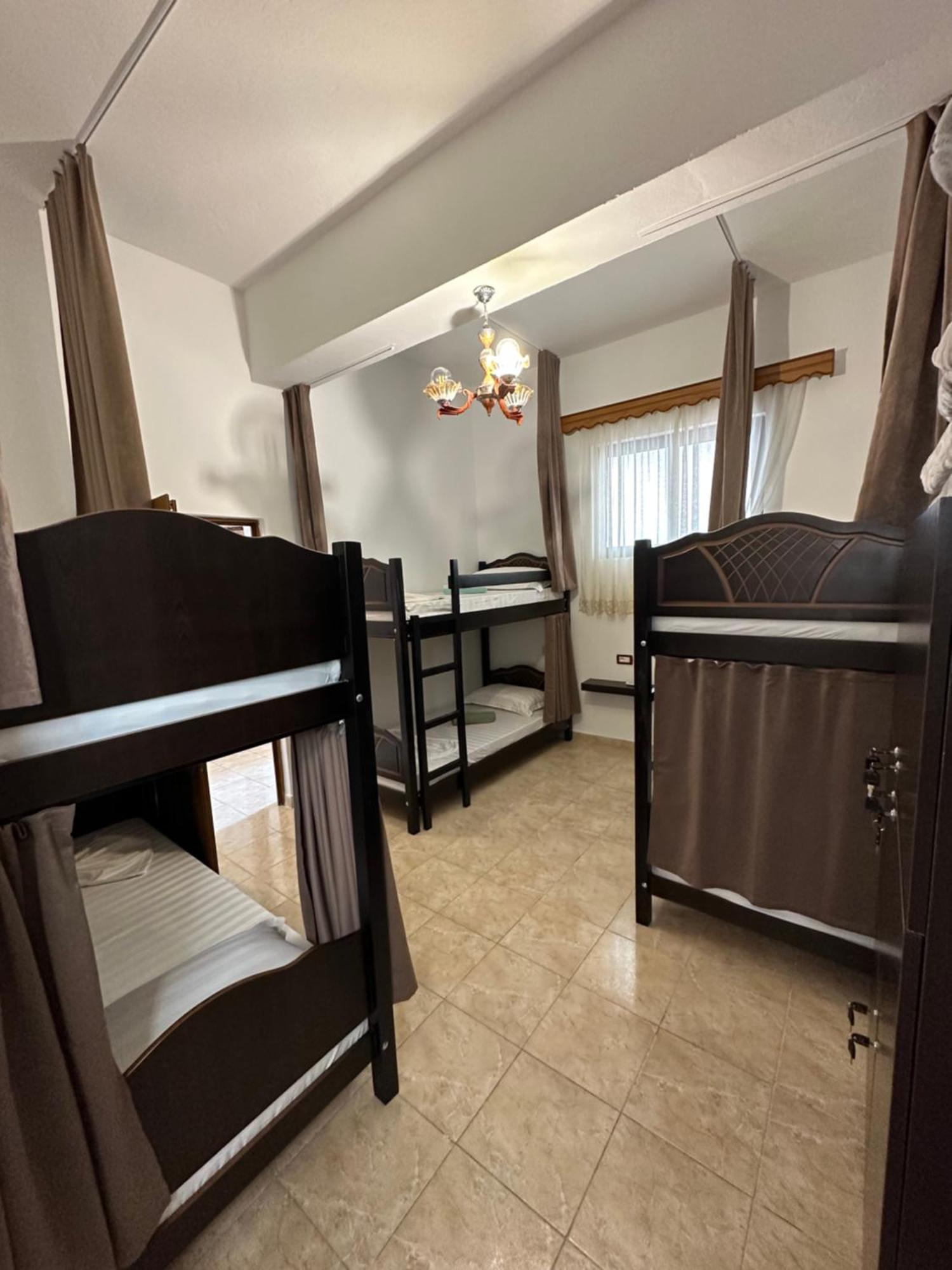 Hannas Hostel Берат Екстер'єр фото