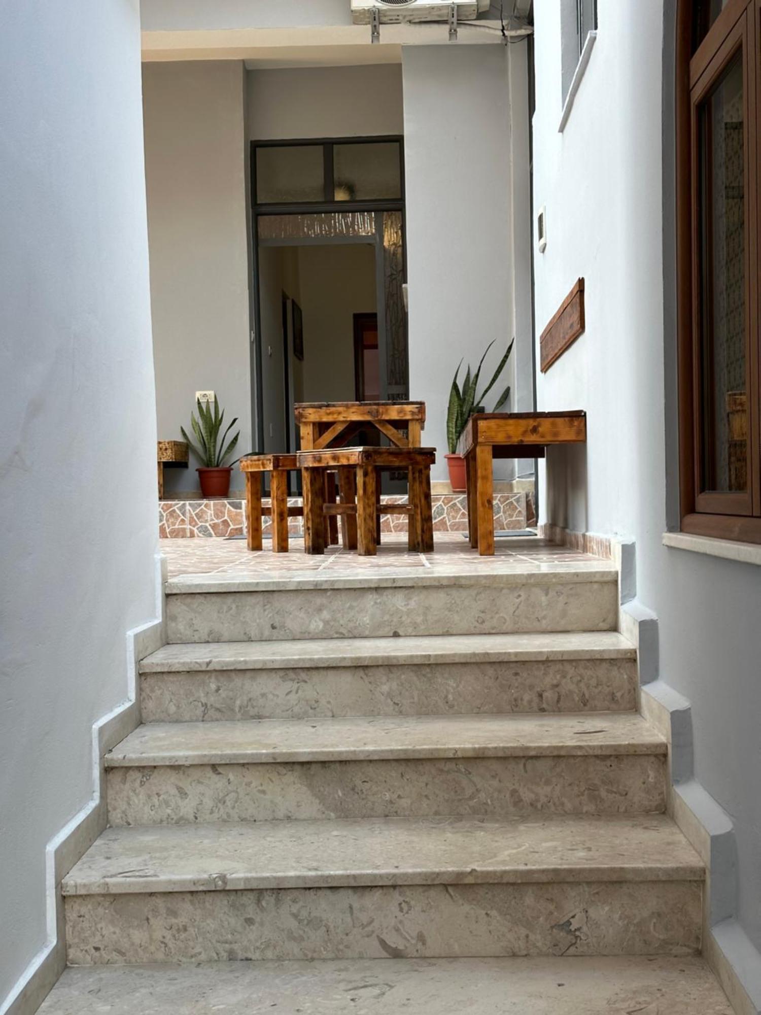Hanna'S Hostel Берат Екстер'єр фото