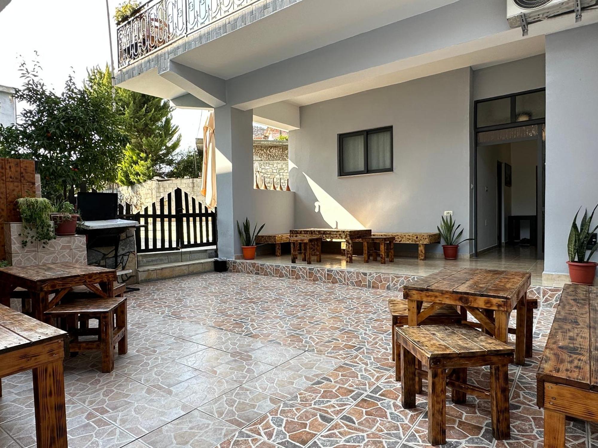 Hanna'S Hostel Берат Екстер'єр фото